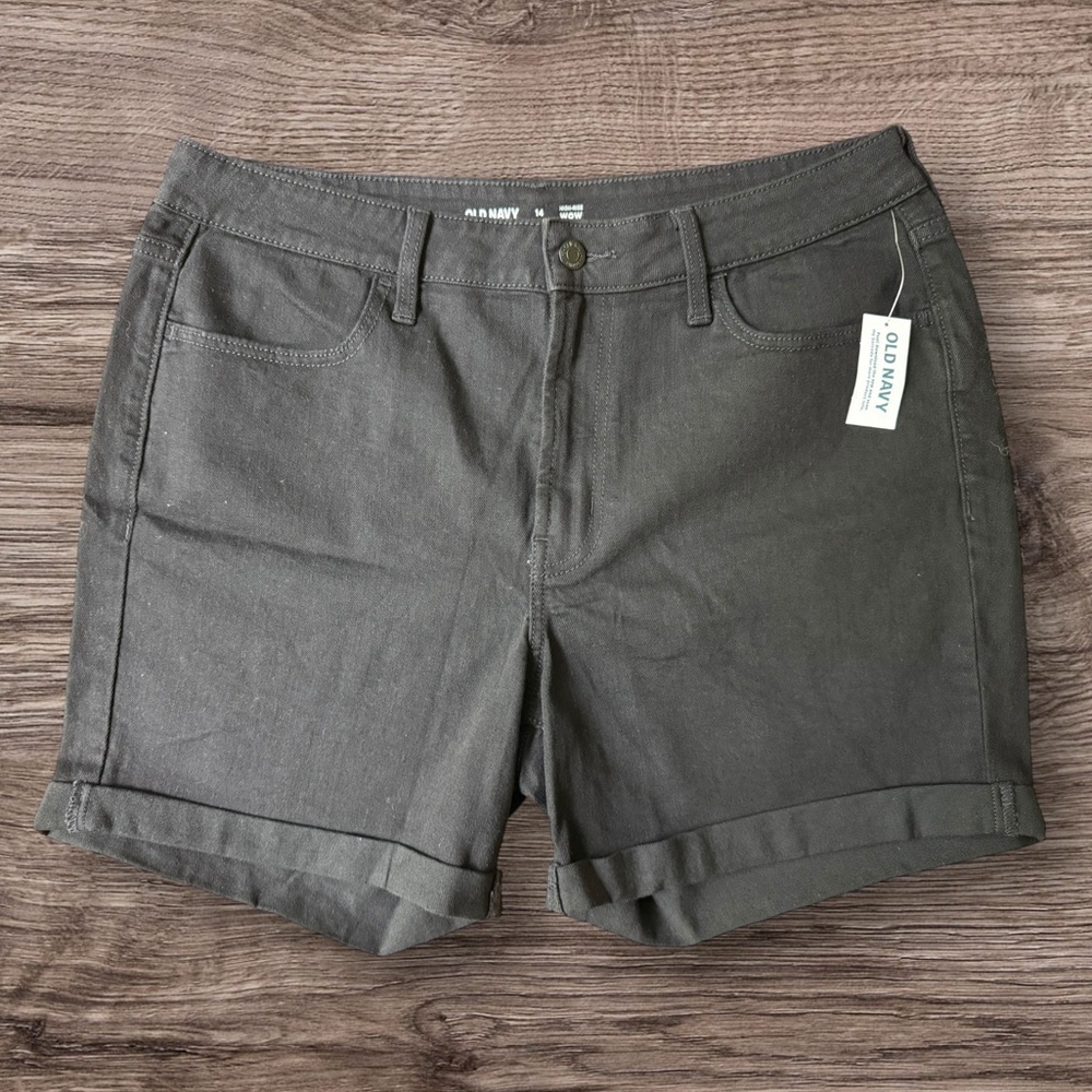 🌞 NWT! 🌞 Old Navy High Waisted Wow Black Jean Shorts with 5 inch inseam